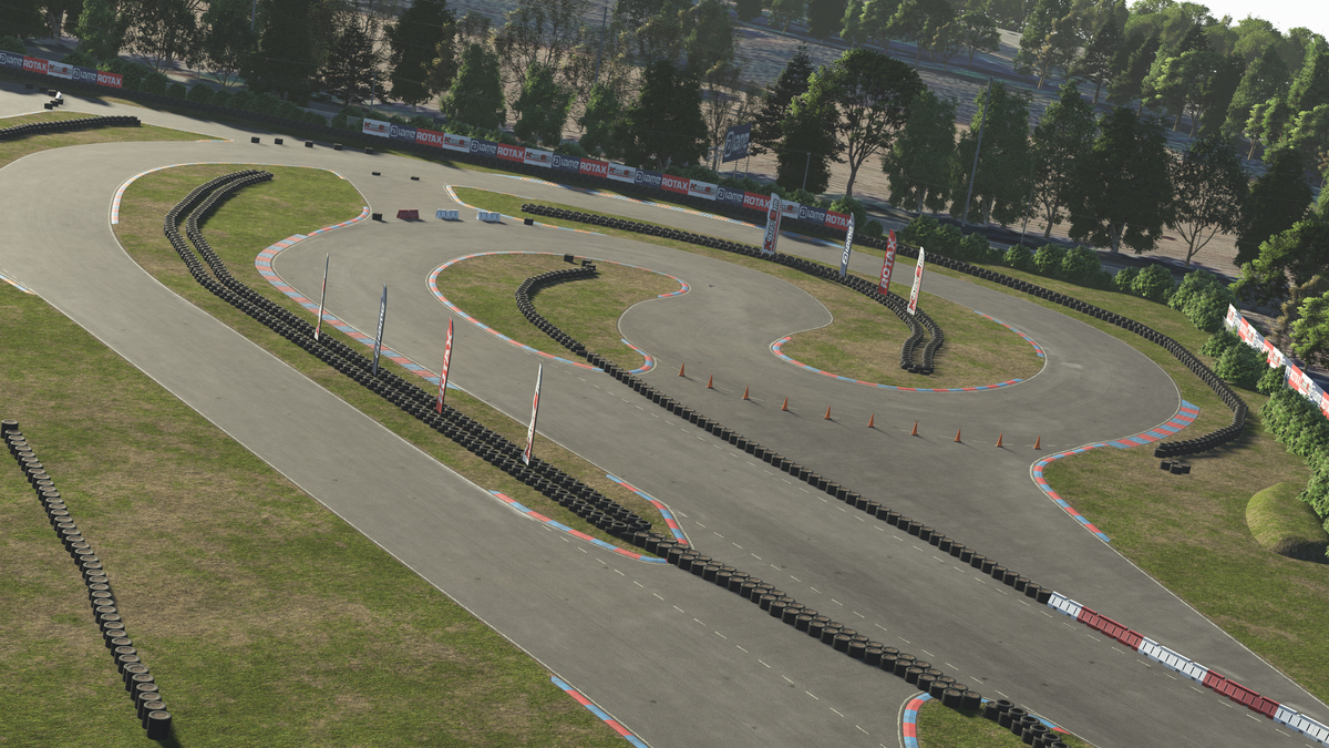 Driver using a KartSim Pro simulator with laser-scanned circuits, telemetry analysis, and realistic kart physics to improve lap times and racecraft.