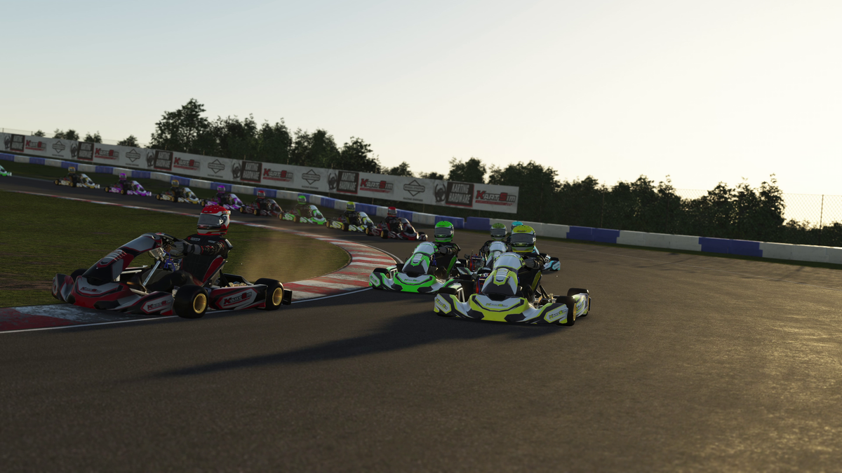 Professional driver training on a KartSim Pro simulator using laser-scanned circuits, realistic kart physics, and telemetry analysis to improve race performance.