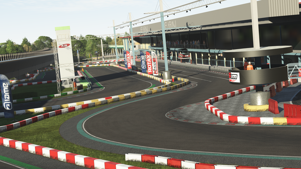 Home KartSim Pro simulator with professional racing hardware, laser-scanned circuits, and a clean, well-maintained setup for realistic driver training.