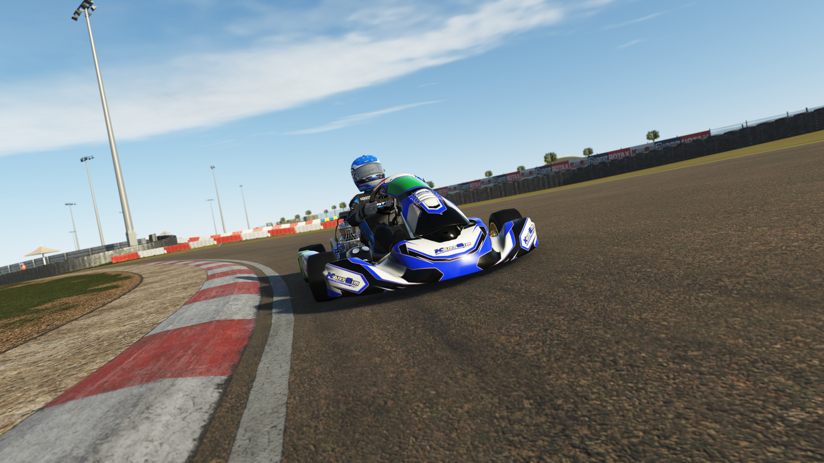 Driver using a KartSim Pro simulator with laser-scanned circuits and telemetry analysis to progress from casual sim racing to competitive driver training.